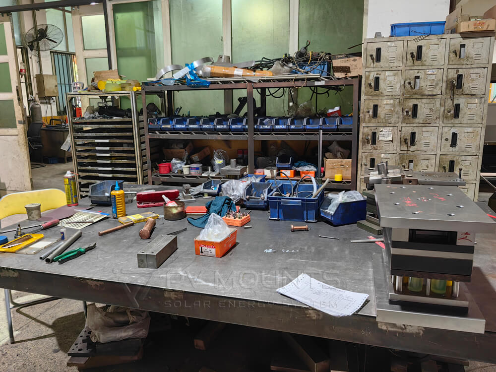 mould workshop for solar bracket