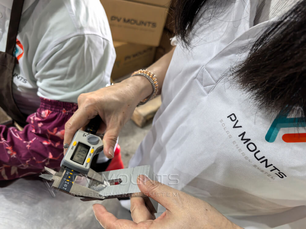 pvmounts factory worker pre-assembled EPDM